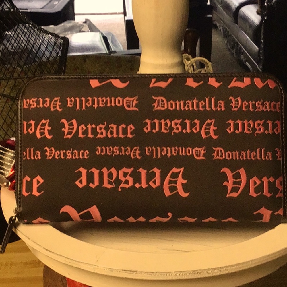 Versace Walletπ₯π₯π₯SUPER SALEπ₯π₯π₯ - Picture 2 of 4